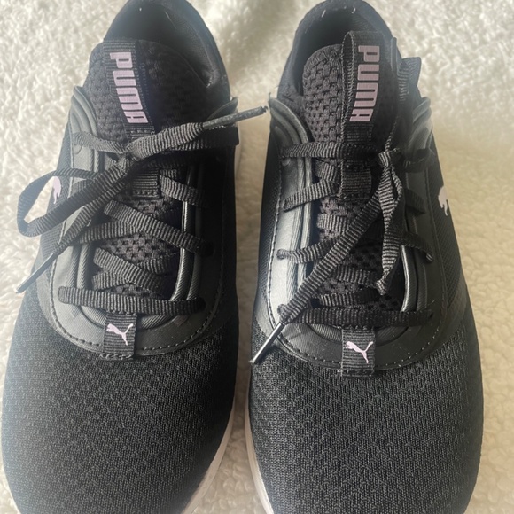 AUTHENTIC worn once PUMAS - Picture 2 of 7